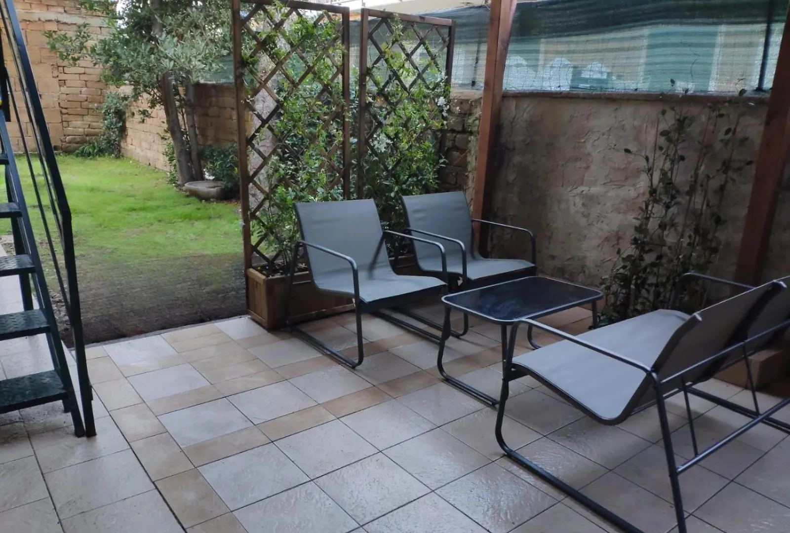 Guest house Deluxe Room With Private Kitchen And Garden - Close To Metro C Rome