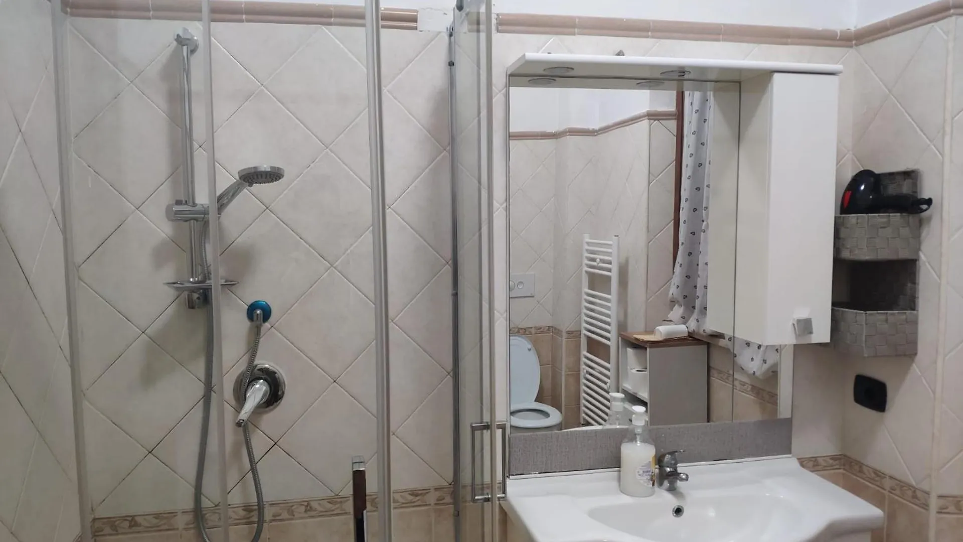Deluxe Room With Private Kitchen And Garden - Close To Metro C Rome Guest house