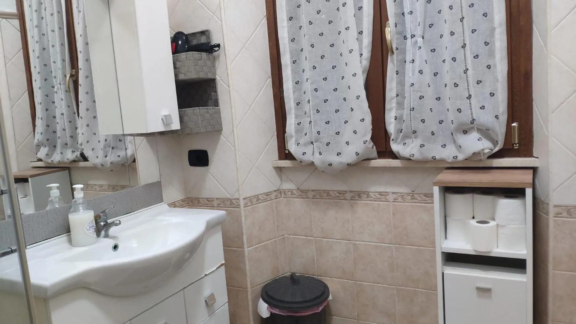 Deluxe Room With Private Kitchen And Garden - Close To Metro C Rome 0*,  Italy