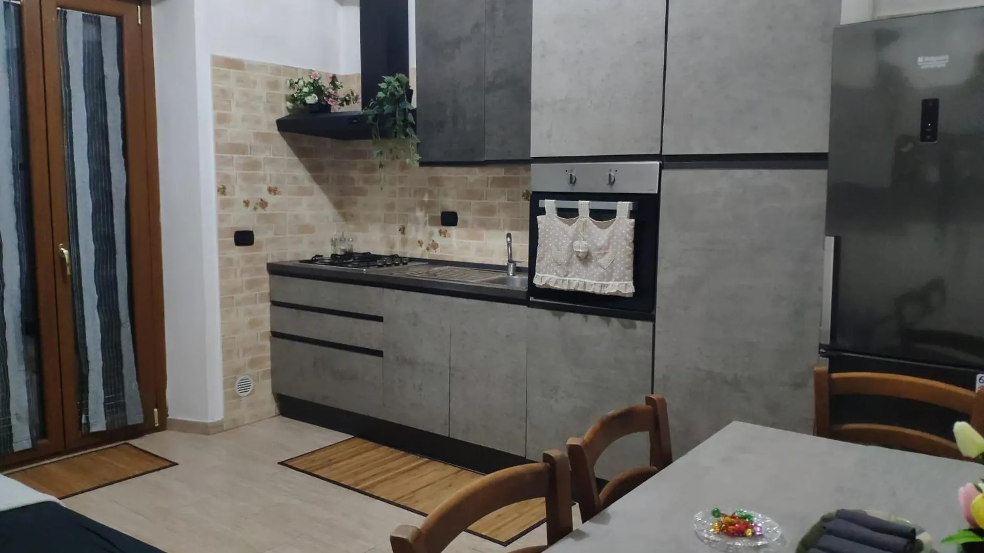 Deluxe Room With Private Kitchen And Garden - Close To Metro C Řím Penzion