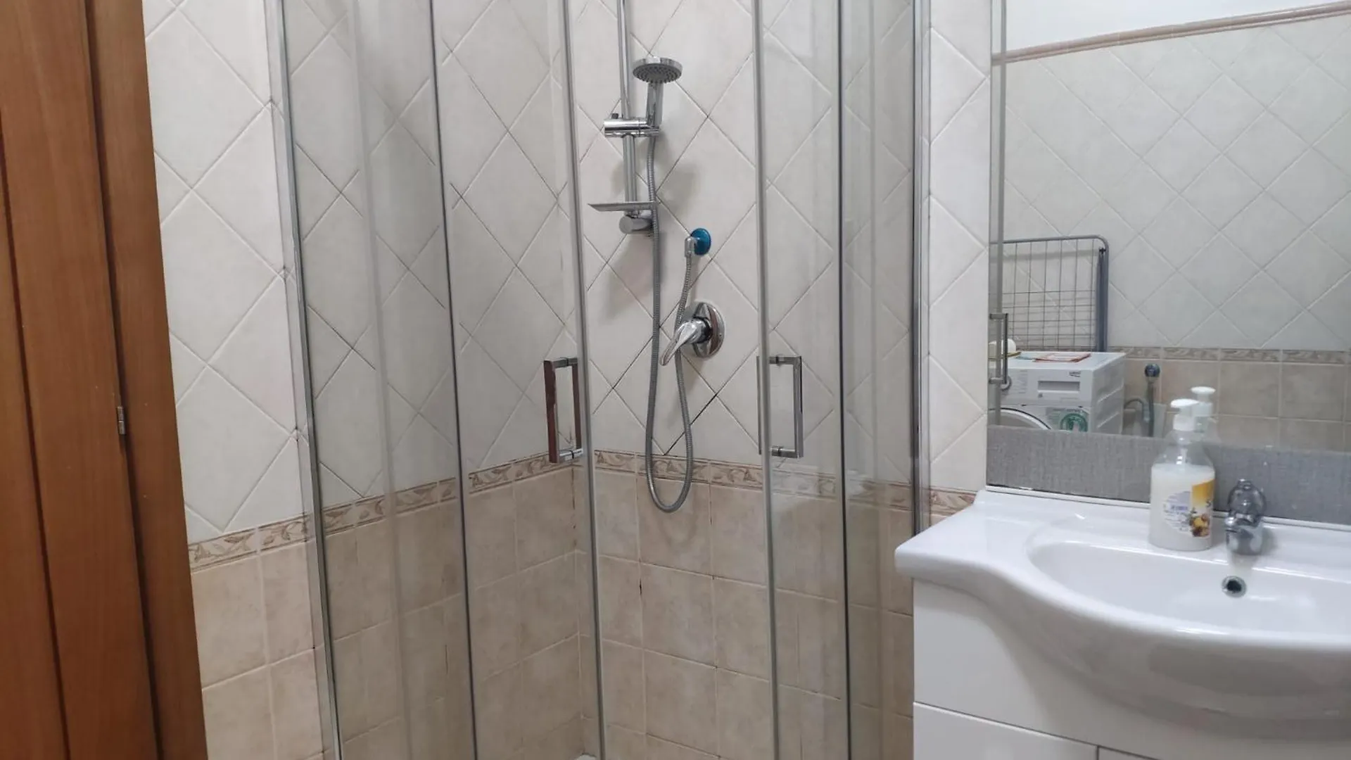 Deluxe Room With Private Kitchen And Garden - Close To Metro C Řím